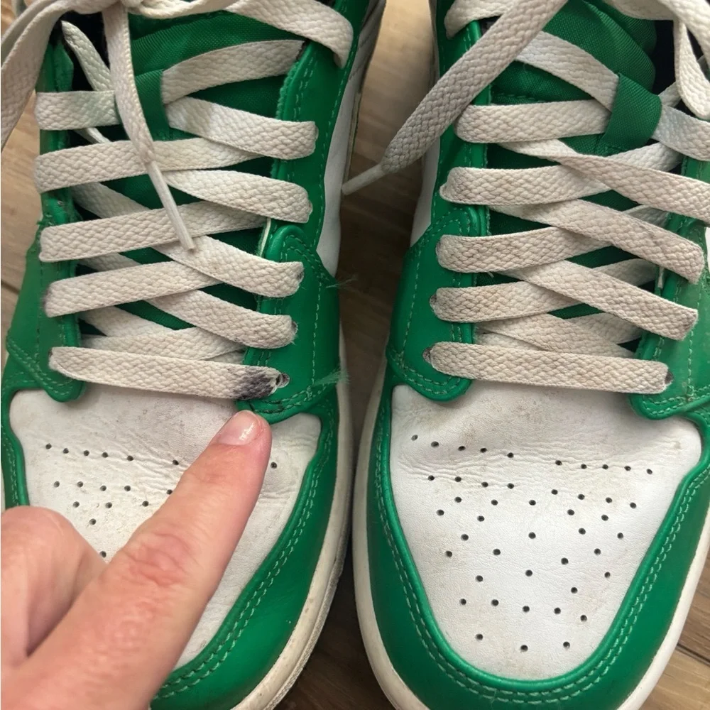 Nike air Jordan Green and White Men's Sneakers